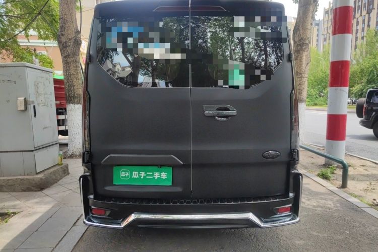 Used Ford Transit 2020 2.0T Diesel Multi-Function Commercial Vehicle Mid-Chassis Low-Roof Design with Dual Rear Doors Emission Standard China V Rear