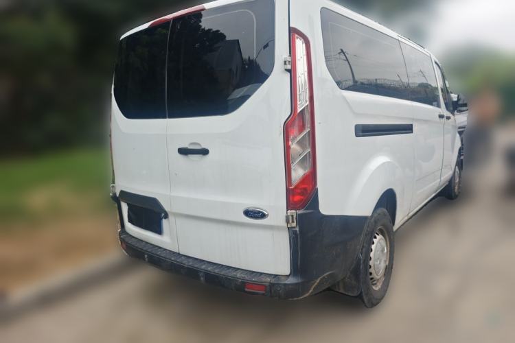 Used Ford Transit 2020 2.0T Diesel Multi-Function Commercial Vehicle Mid-Chassis Low-Roof Design with Dual Rear Doors Meeting China VI Emission Standards Rear Right 45 Deg