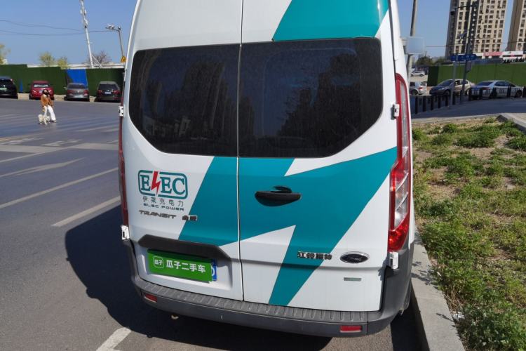 Used Ford Transit 2020 2.0T Gasoline Commercial & Travel Version Mid-Drive Mid-Roof 10–12 Seats China VI Standard Rear