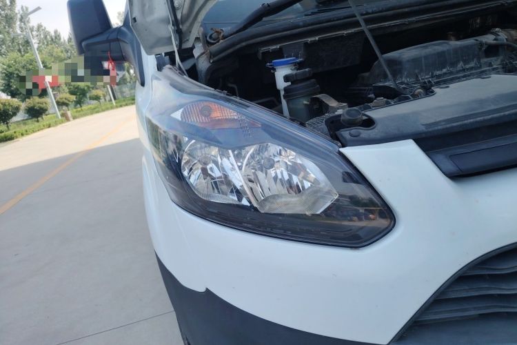 Used Ford Transit 2020 2.0T Gasoline Automatic Multi-Function Commercial Vehicle Mid-Drive Low-Roof Design with Dual Rear Doors Emission Standard China V Right Front Headlight
