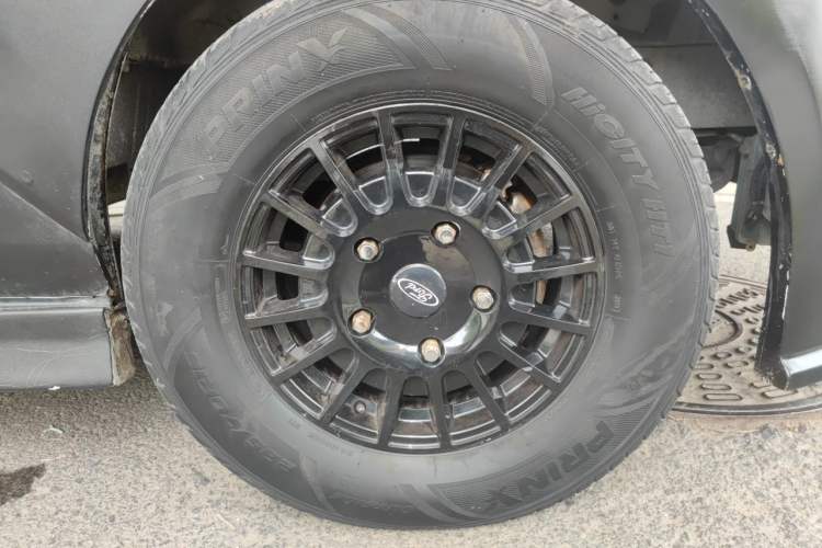 Used Ford Transit 2020 2.0T Diesel Multi-Function Commercial Vehicle Mid-Chassis Low-Roof Design with Dual Rear Doors Emission Standard China V Right Front Wheel Hub