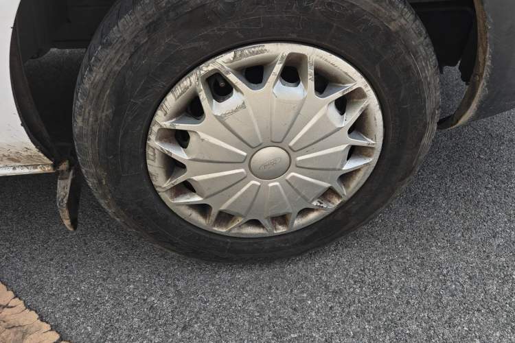 Used Ford Transit  Right Front Wheel Hub