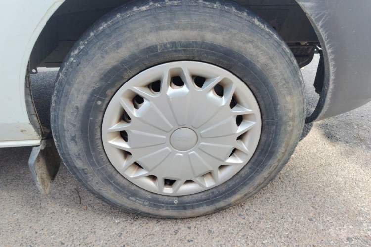 Used Ford Transit  Right Front Wheel Hub