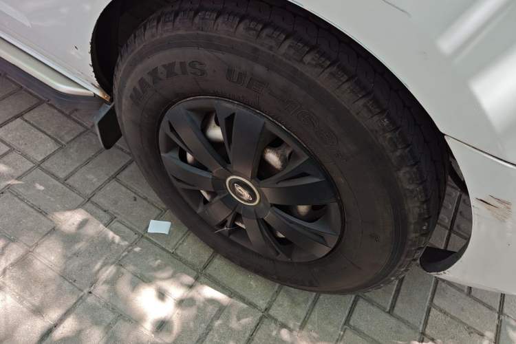 Used Ford Transit 2020 2.0T Diesel Commercial & Travel Mid-axle Mid-roof 10–12 Seats China VI Right Front Wheel Hub