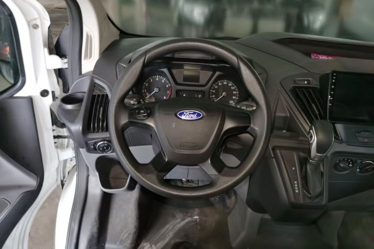 Used Ford Transit 2020 2.0T Gasoline Automatic Multi-Function Commercial Vehicle Mid-axle Low-roof Design with Dual Rear Doors Meeting China VI Emission Standards Steering Wheel