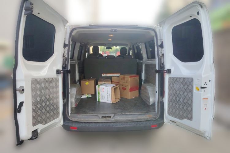 Used Ford Transit 2020 2.0T Gasoline Automatic Multi-Function Commercial Vehicle Mid-axle Low-roof Design with Dual Rear Doors Meeting China VI Emission Standards Trunk