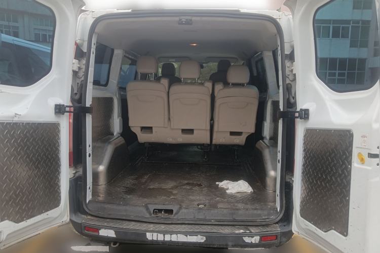 Used Ford Transit 2020 2.0T Diesel Multi-Function Commercial Vehicle Mid-Chassis Low-Roof Design with Dual Rear Doors Meeting China VI Emission Standards Trunk