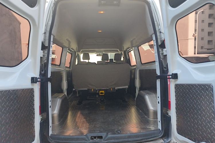 Used Ford Transit 2020 2.0T Diesel Multi-Function Commercial Vehicle Mid-Chassis Low-Roof Design with Dual Rear Doors Emission Standard China V Trunk
