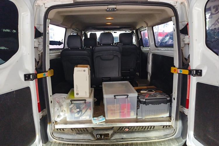Used Ford Transit 2020 2.0T Diesel Multi-Function Commercial Vehicle Mid-Chassis Low-Roof Design with Dual Rear Doors Emission Standard China V Trunk