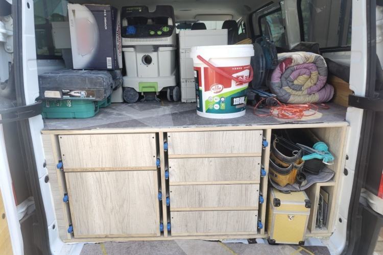 Used Ford Transit 2020 2.0T Diesel Multi-Function Commercial Vehicle Mid-Chassis Low-Roof Design with Dual Rear Doors Emission Standard China V Trunk