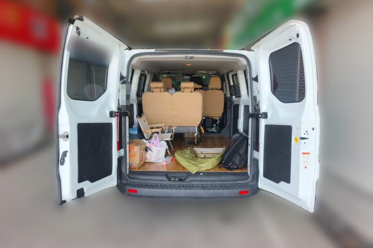 Used Ford Transit 2020 2.0T Gasoline Multi-Function Commercial Vehicle Mid-Drive Low-Roof Design with Dual Rear Doors Meeting China VI Emission Standards Trunk