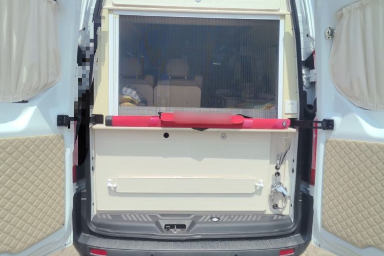 Used Ford Transit 2020 2.0T Diesel Multi-Function Commercial Vehicle Mid-Chassis Low-Roof Design with Dual Rear Doors Meeting China VI Emission Standards Trunk