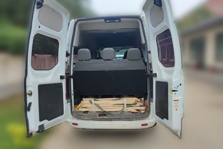 Used Ford Transit 2020 2.0T Diesel Multi-Function Commercial Vehicle Mid-Chassis Low-Roof Design with Dual Rear Doors Emission Standard China V Trunk
