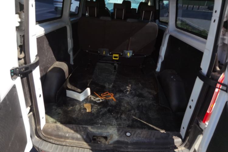 Used Ford Transit 2020 2.0T Gasoline Commercial & Travel Version Mid-Drive Mid-Roof 10–12 Seats China VI Standard Trunk