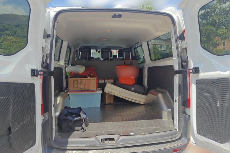 Used Ford Transit 2020 2.0T Diesel Multi-Function Commercial Vehicle Mid-Chassis Low-Roof Design with Dual Rear Doors Emission Standard China V Trunk