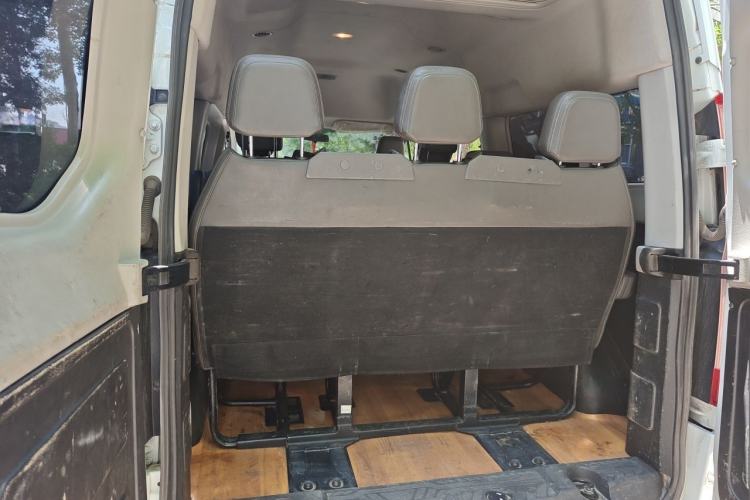 Used Ford Transit 2020 2.0T Diesel Commercial & Travel Mid-axle Mid-roof 10–12 Seats China VI Trunk