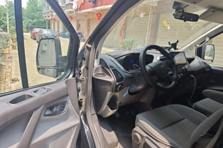 Used Ford Transit 2021 2.0T Diesel Manual Advanced Commercial Traveler Mid-axle Mid-roof 7-Seater China VI Driver Seat