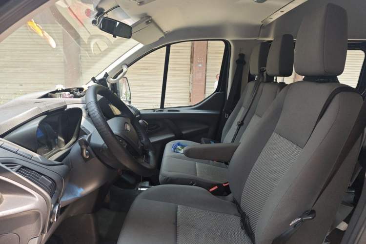 Used Ford Transit 2021 2.0T Diesel Manual Advanced Commercial Traveler Mid-axle Mid-roof 7-Seater China VI Left Front Seat