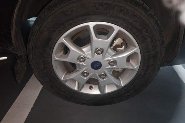 Used Ford Transit  Right Front Wheel Hub