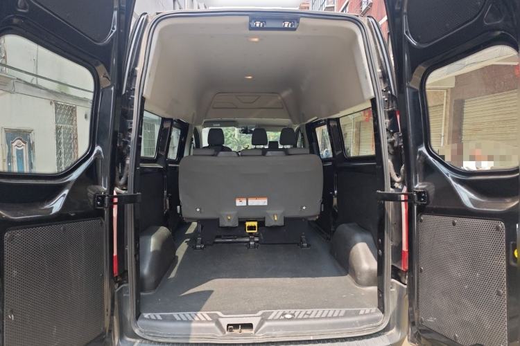 Used Ford Transit 2021 2.0T Diesel Manual Advanced Commercial Traveler Mid-axle Mid-roof 7-Seater China VI Trunk