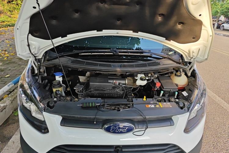 Used Ford Transit  Engine Bay