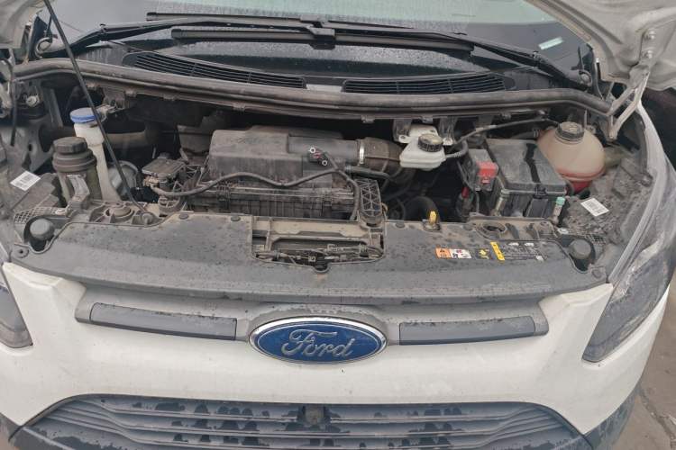 Used Ford Transit 2021 2.0T Diesel Manual Advanced Commercial Traveler Mid-axle Mid-roof 7-Seater China VI Engine Bay