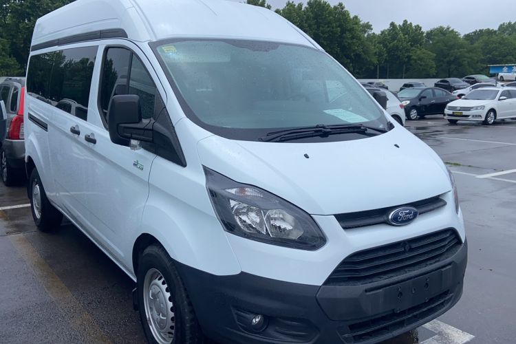 Used Ford Transit 2021 2.0T Diesel Manual Advanced Commercial Traveler Mid-axle Mid-roof 7-Seater China VI Exterior 2