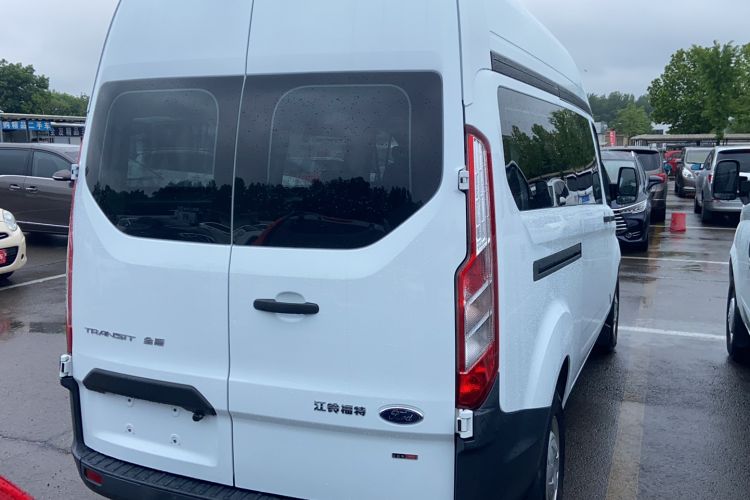 Used Ford Transit 2021 2.0T Diesel Manual Advanced Commercial Traveler Mid-axle Mid-roof 7-Seater China VI Exterior 3