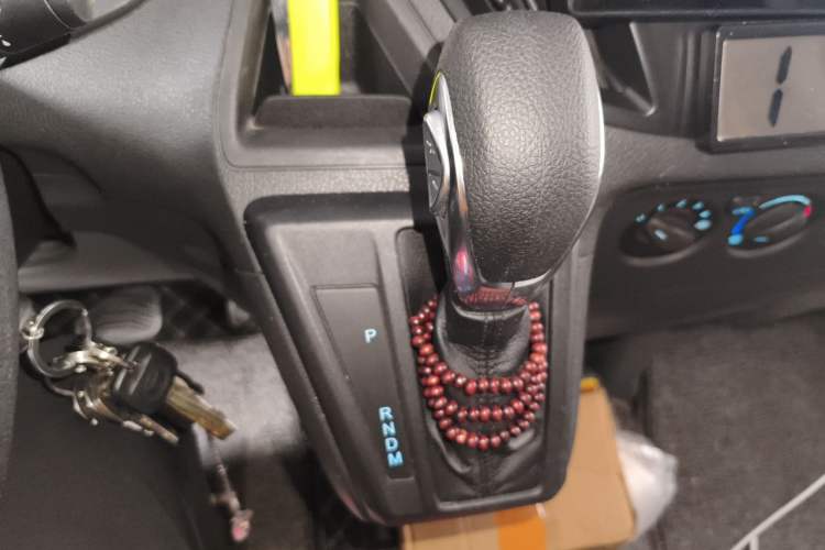 Used Ford Transit  Gear Lever