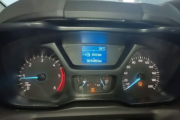 Used Ford Transit 2021 2.0T Diesel Manual Advanced Commercial Traveler Mid-Chassis Mid-Roof 9-Seater China VI Instrument Cluster