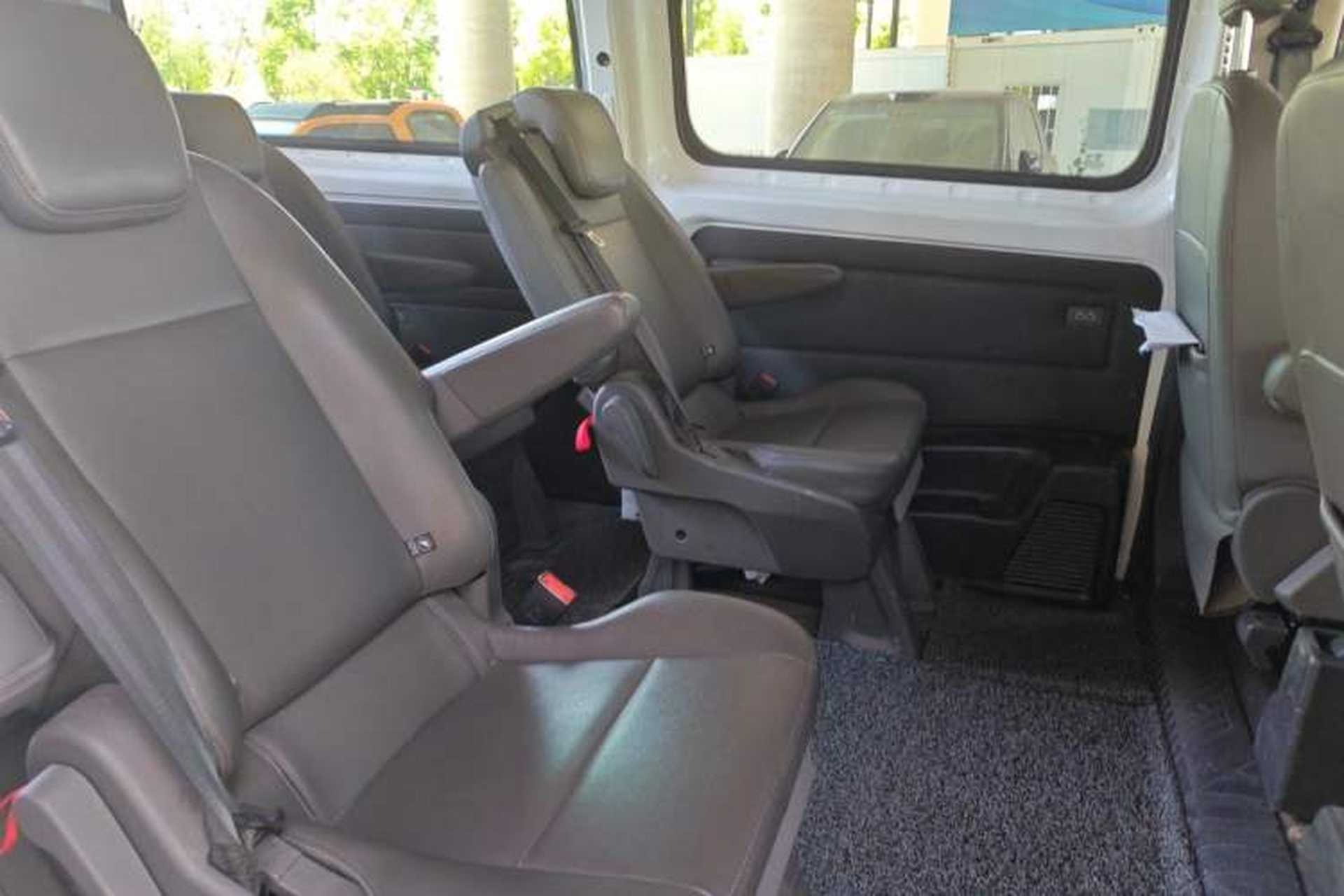 Used Ford Transit 2021 2.0T Diesel Manual Advanced Commercial Traveler Mid-Chassis Mid-Roof 9-Seater China VI Interior 4