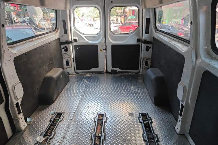 Used Ford Transit 2021 2.0T Diesel Manual Advanced Commercial Traveler Mid-axle Mid-roof 7-Seater China VI Left Rear Seat