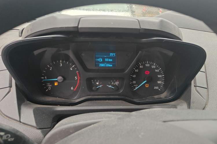 Used Ford Transit 2021 2.0T Diesel Manual Advanced Commercial Traveler Mid-axle Mid-roof 7-Seater China VI Odometer Close Up