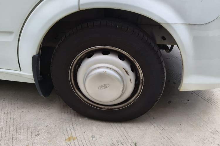 Used Ford Transit  Right Front Wheel Hub