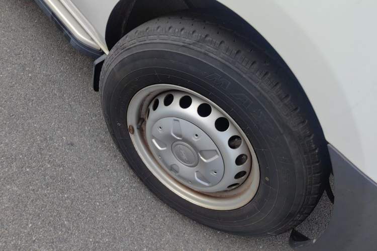 Used Ford Transit  Right Front Wheel Hub