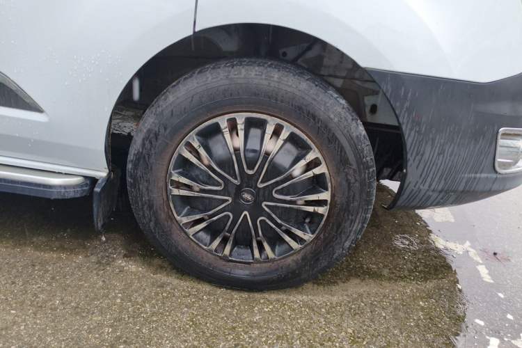 Used Ford Transit  Right Front Wheel Hub