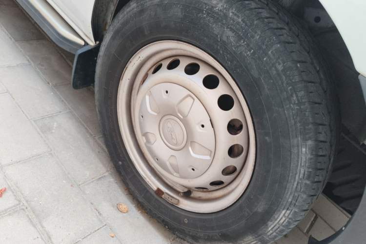 Used Ford Transit  Right Front Wheel Hub