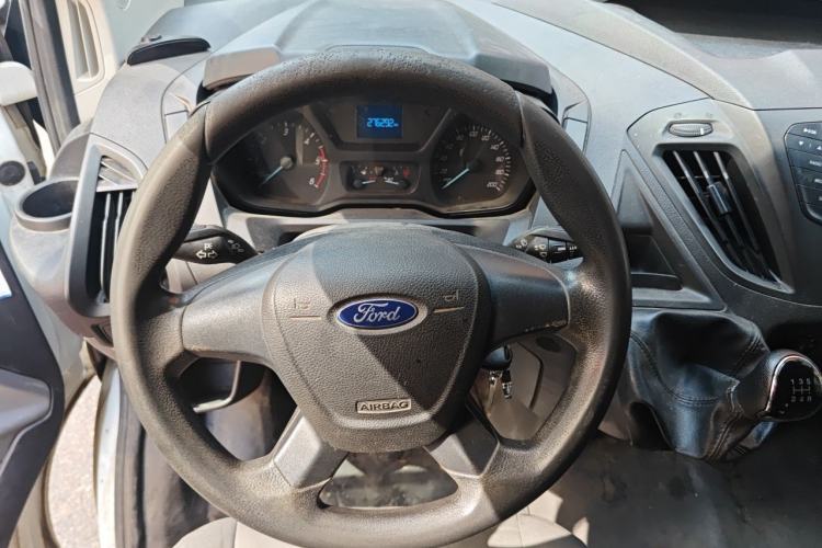 Used Ford Transit 2021 2.0T Diesel Manual Advanced Commercial Traveler Mid-axle Mid-roof 7-Seater China VI Steering Wheel