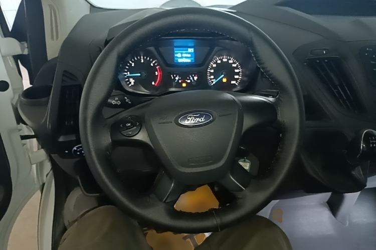 Used Ford Transit 2021 2.0T Diesel Manual Advanced Commercial Traveler Mid-Chassis Mid-Roof 9-Seater China VI Steering Wheel