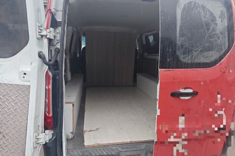 Used Ford Transit 2021 2.0T Diesel Manual Advanced Commercial Traveler Mid-axle Mid-roof 7-Seater China VI Trunk