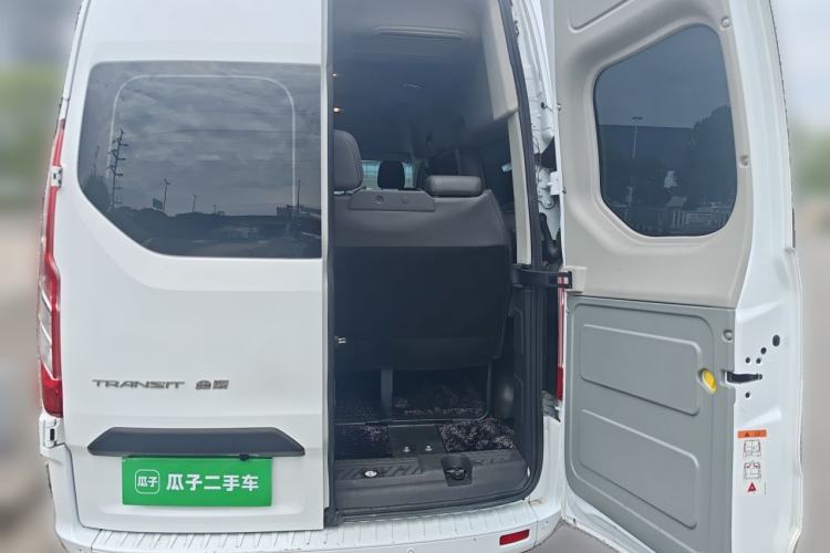 Used Ford Transit 2021 2.0T Diesel Manual Advanced Commercial Traveler Mid-Chassis Mid-Roof 9-Seater China VI Trunk