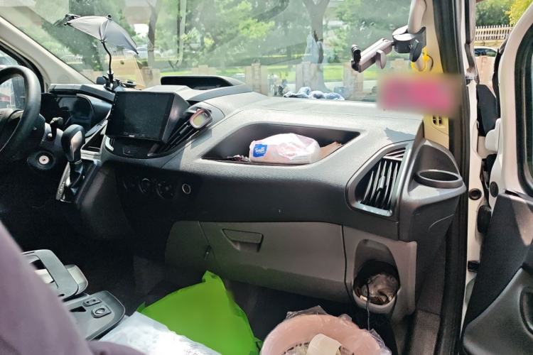 Used Ford Transit 2022 2.0T Gasoline Automatic Multi-Function Commercial Vehicle Mid-axle Low-Roof Design with Dual Rear Doors Meeting China VI Emission Standards Center Console