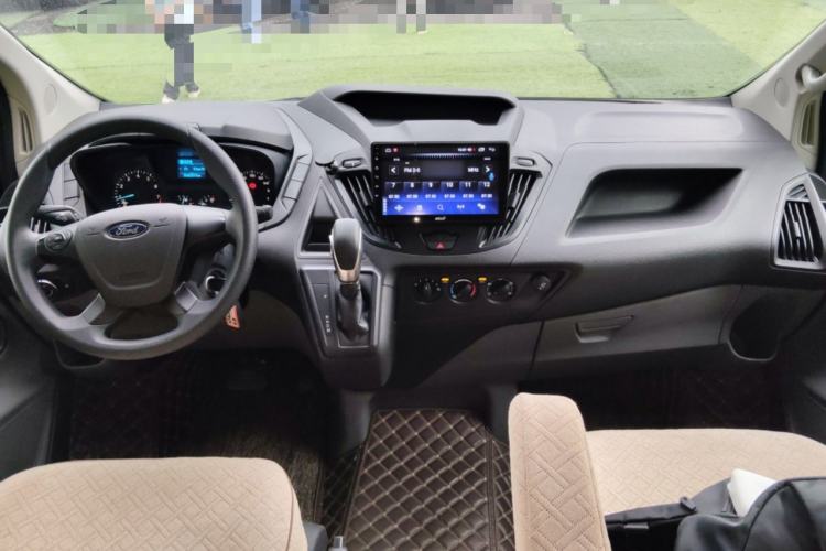 Used Ford Transit 2022 2.0T Gasoline Automatic Multi-Function Commercial Vehicle Mid-axle Low-Roof Design with Dual Rear Doors Meeting China VI Emission Standards Center Console