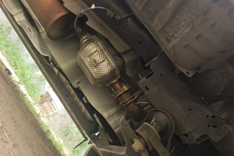 Used Ford Transit 2022 2.0T Gasoline Automatic Multi-Function Commercial Vehicle Mid-axle Low-Roof Lift-Up Tailgate China VI Standard Chassis Front Right