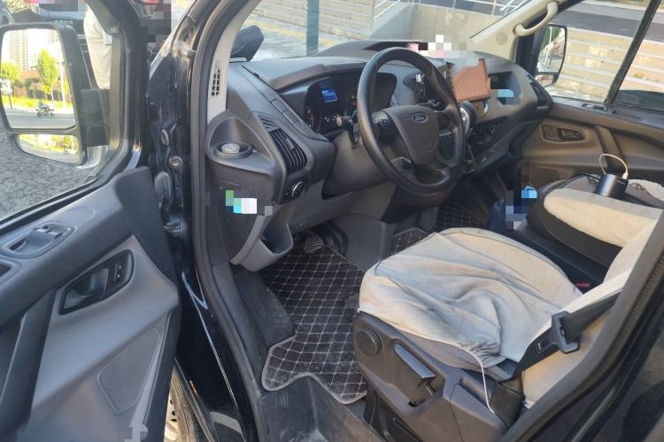Used Ford Transit 2022 2.0T Gasoline Automatic Multi-Function Commercial Vehicle Mid-axle Low-Roof Design with Dual Rear Doors Meeting China VI Emission Standards Driver Seat
