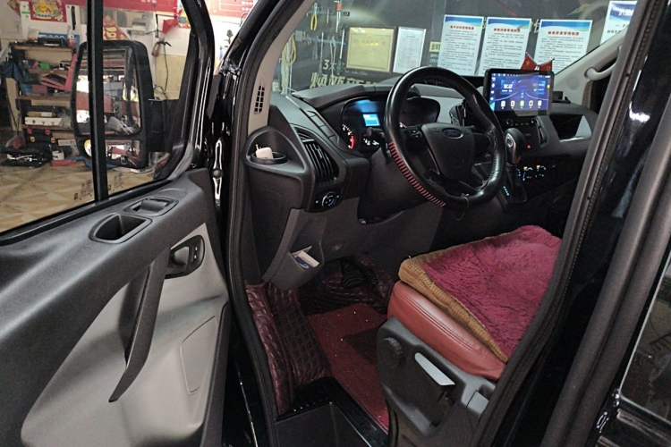 Used Ford Transit 2022 2.0T Gasoline Multi-Function Commercial Vehicle Mid-axle Low-Roof Liftgate Tailgate China VI Standard Driver Seat