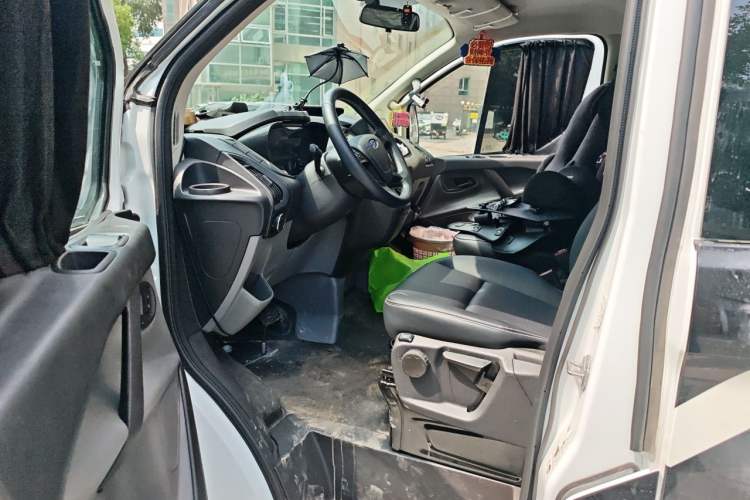 Used Ford Transit 2022 2.0T Gasoline Automatic Multi-Function Commercial Vehicle Mid-axle Low-Roof Design with Dual Rear Doors Meeting China VI Emission Standards Driver Seat
