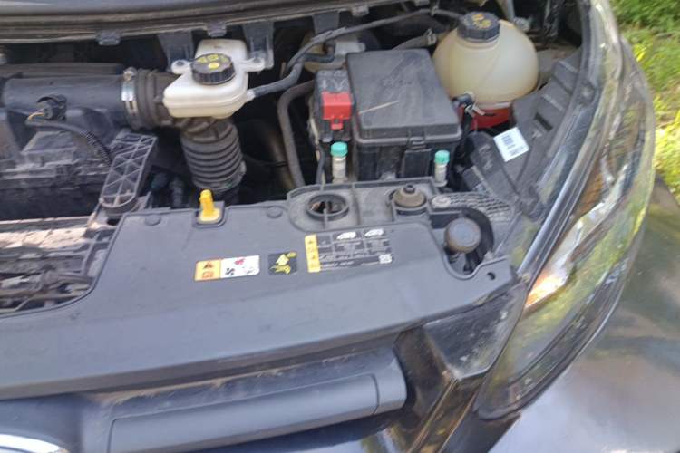 Used Ford Transit  Engine Bay Left