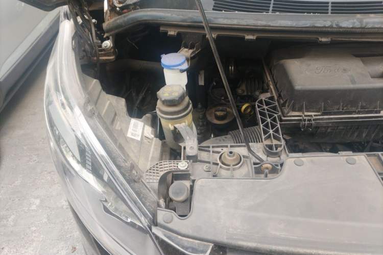 Used Ford Transit  Engine Bay Right
