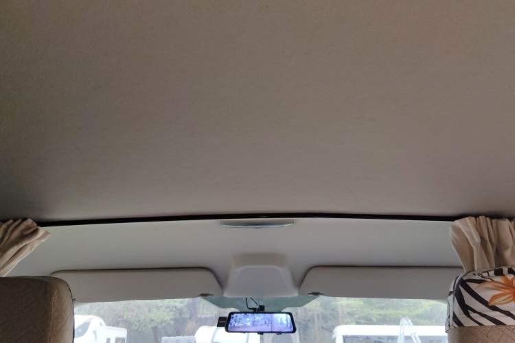 Used Ford Transit 2022 2.0T Gasoline Automatic Multi-Function Commercial Vehicle Mid-axle Low-Roof Design with Dual Rear Doors Meeting China VI Emission Standards Headliner